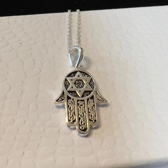 925 Sterling Silver. Hamsa. Necklace - Picture 5 of 7